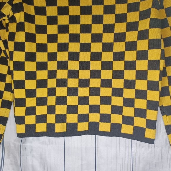 Forever 21 Checkered Black and Yellow Women's Cropped Sweater - Picture 12 of 14